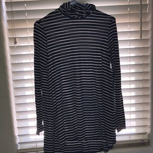 Striped high low long sleeve shirt (turtleneck)